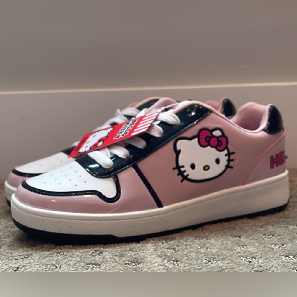 Hello Kitty Tennis Shoes Women’s Size 9